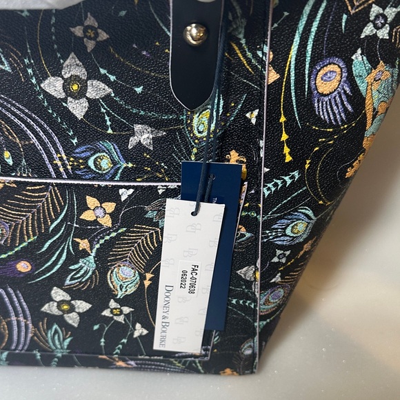 Dooney & Bourke Disney Aladdin Tote NWT - Picture 4 of 4